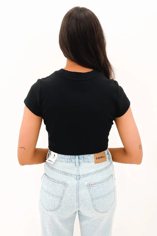 a-90s-crop-tee-black-black