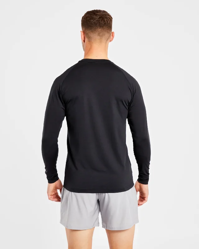 essential-long-sleeve-t-shirt-black