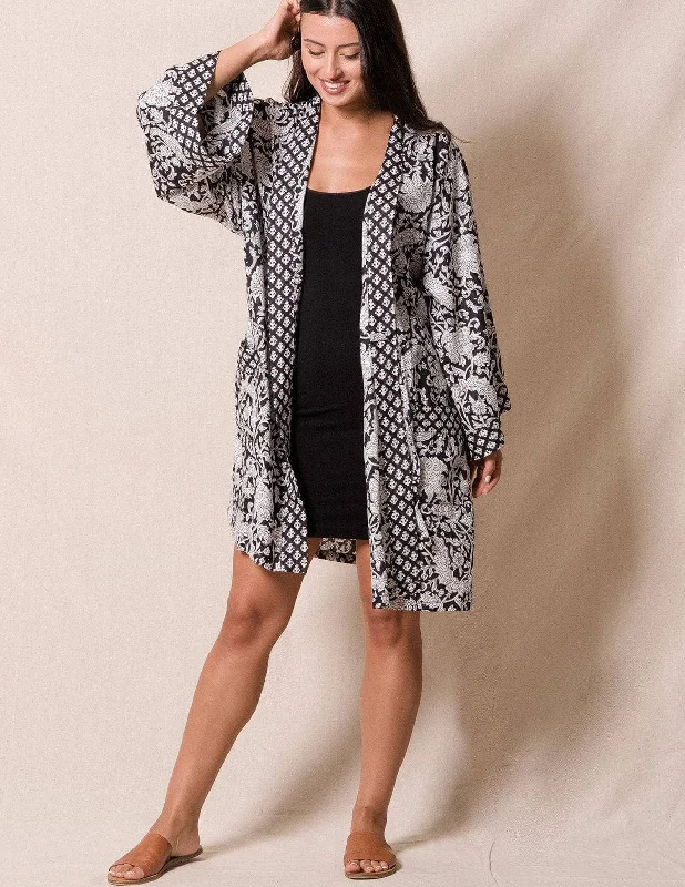 fair-trade-short-kimono-black-white