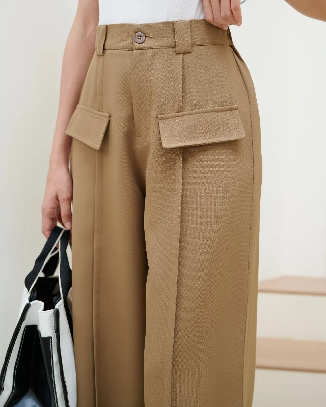 flap-detail-french-seam-pants