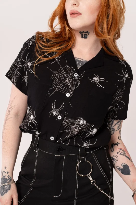 h60329-grungy-spider-shirt h60329-grungy-spider-shirt