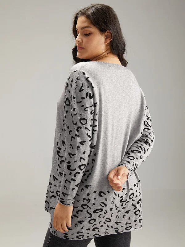 patchwork-leopard-print-v-neck-pullover