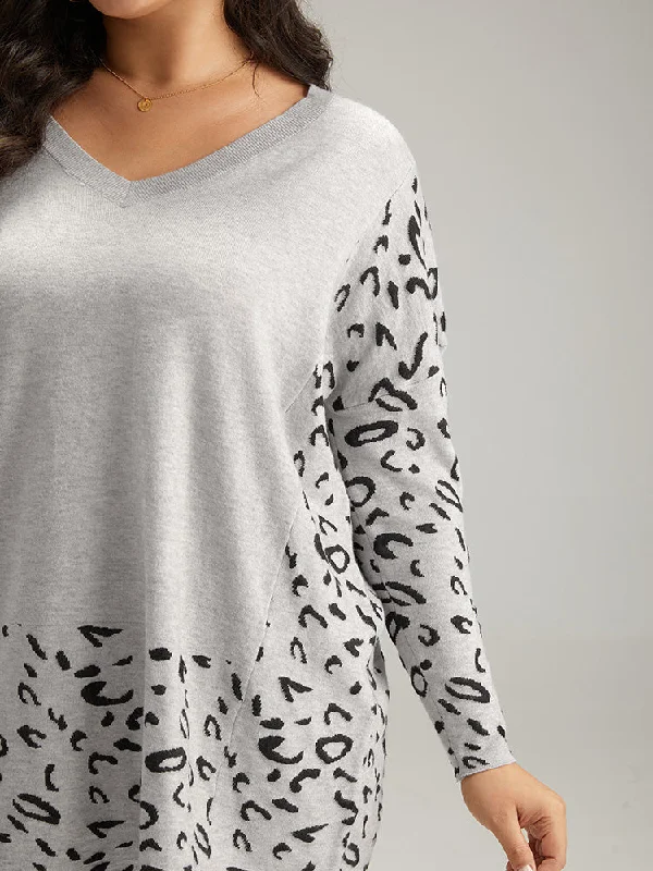 patchwork-leopard-print-v-neck-pullover