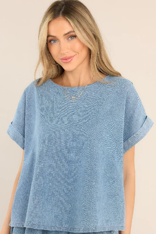 slight-breeze-chambray-top