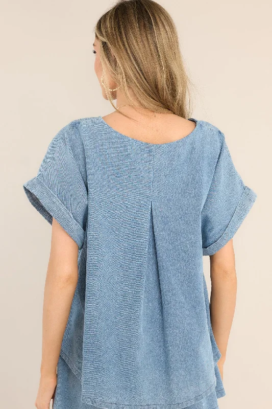 slight-breeze-chambray-top