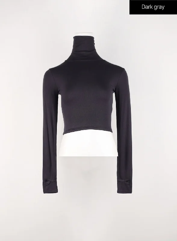 slim-fit-turtleneck-crop-top-in301