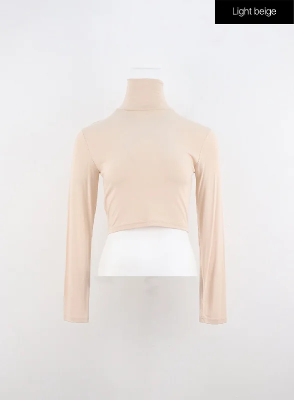 solid-long-sleeve-turtleneck-crop-io320