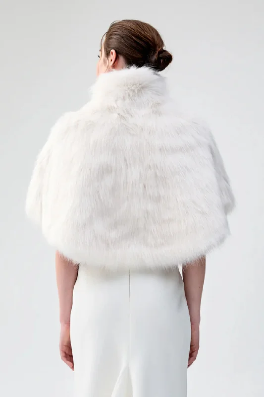 unreal-fur-nord-cape-ivory