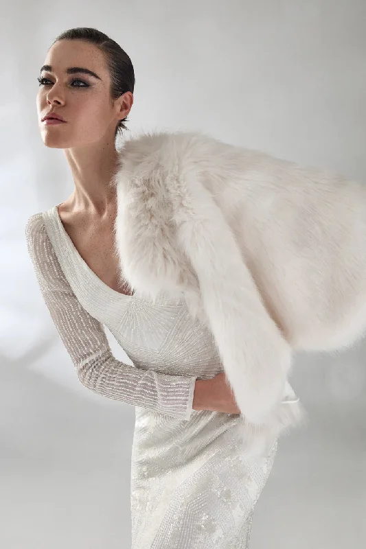 unreal-fur-nord-cape-ivory