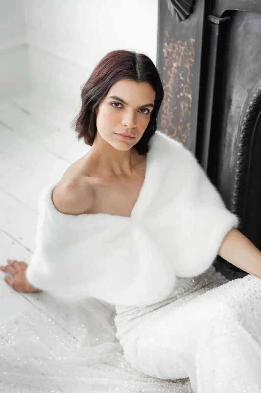 unreal-fur-yasmin-wrap-blanc